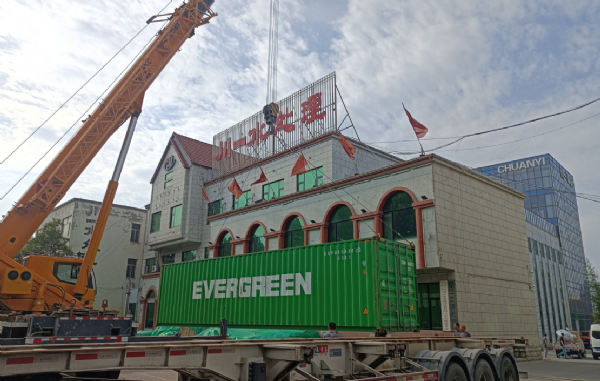 沙特15T單級(jí)反滲透設(shè)備集裝箱發(fā)貨